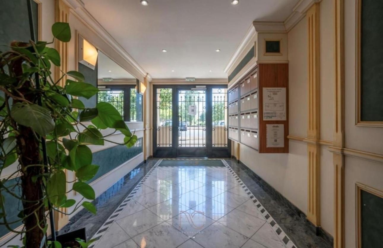 Appartement Castle - 10 Minutes De Disney Bussy-Saint-Georges Esterno foto